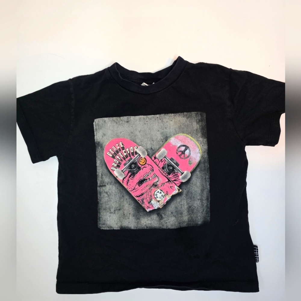 Molo Skateboarding Heart T-shirt Size 6